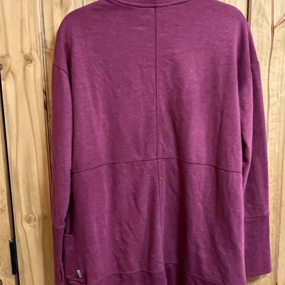 Eddie Bauer Women's Cardigan in Burgundy - Picture 5 of 6